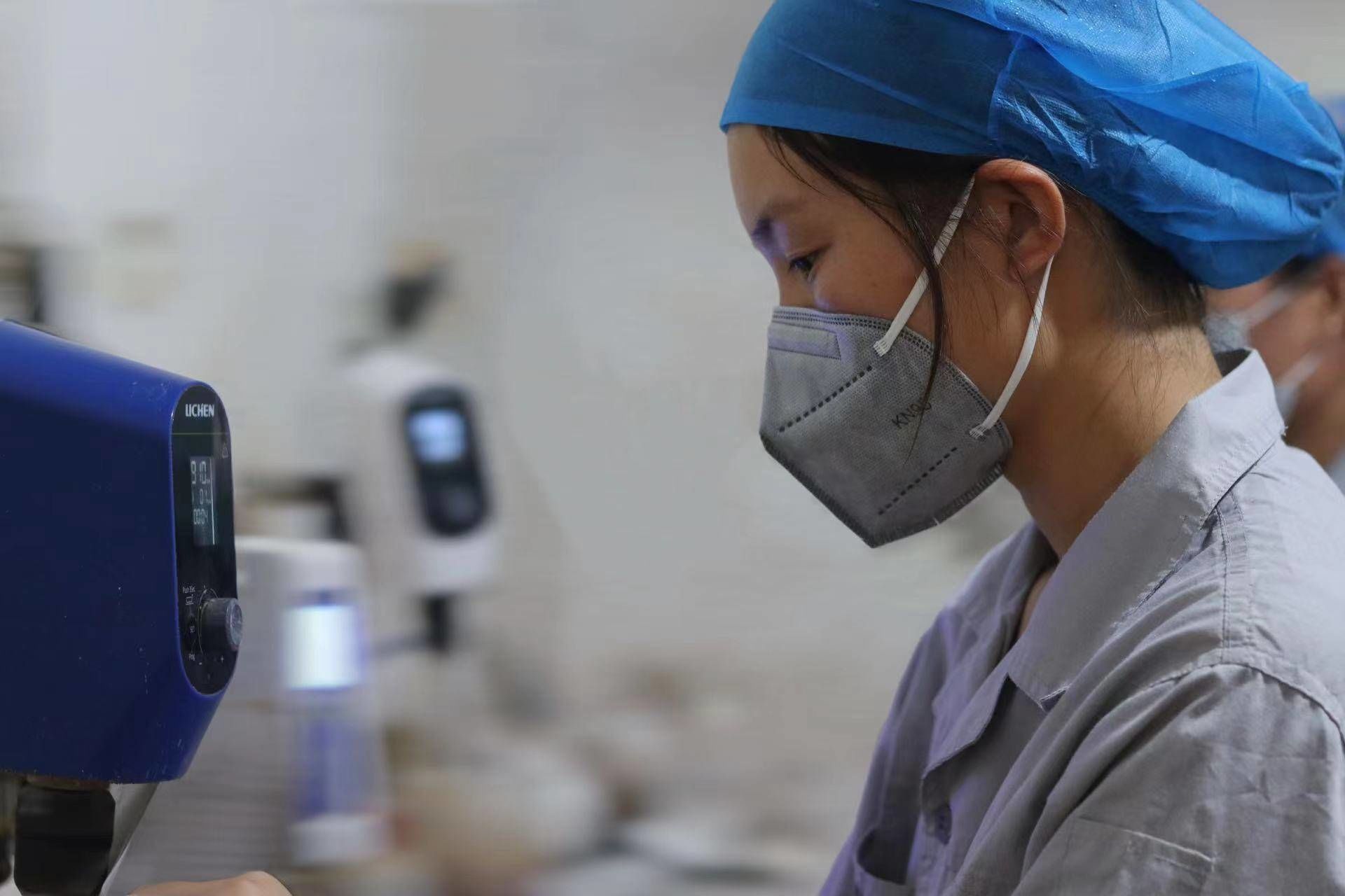 3499拉斯维加斯线路实业 丨挥汗如雨战高温，无惧“烤”验守前列