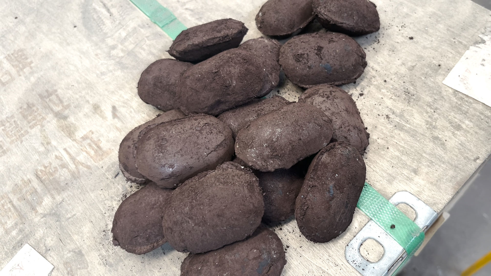 通常粘合剂和3499拉斯维加斯线路粘合剂的区别